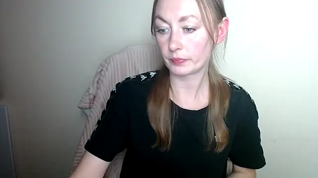Snapshot of LiaSeass_ chatting on 05-05-26, 12:24 LiaSeass online show from 05-05-26, 12:24