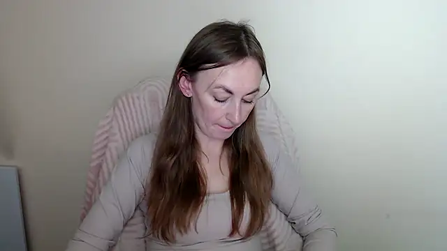 Snapshot of LiaSeass_ chatting on 05-21-26, 12:45 LiaSeass online show from 05-21-26, 12:45