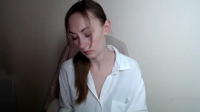 Snapshot of LiaSeass_ chatting on 06-17-26, 11:56 LiaSeass online show from 06-17-26, 11:56