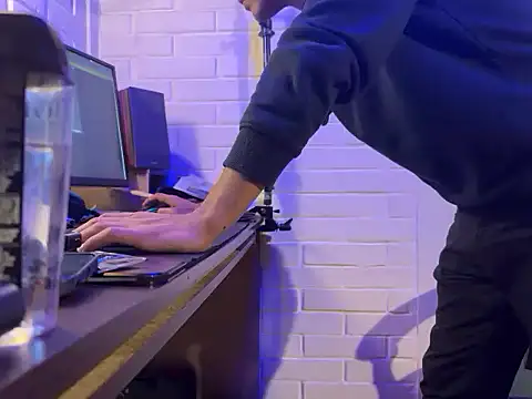 Nya Velvet online show from 12-13-25, 09:53