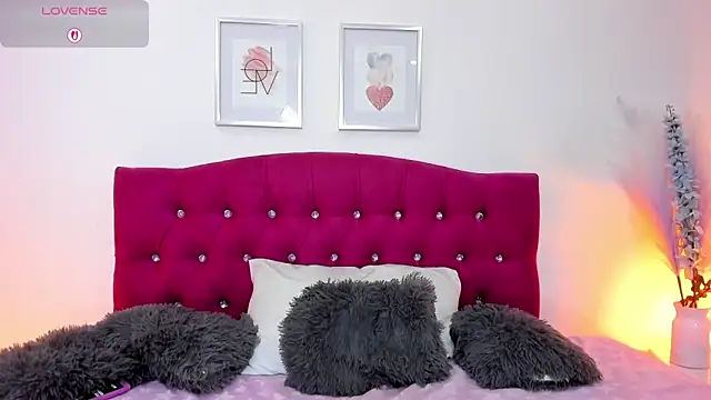 Snapshot of isis_nova chatting on 03-15-26, 05:46 isis nova online show from 03-15-26, 05:46