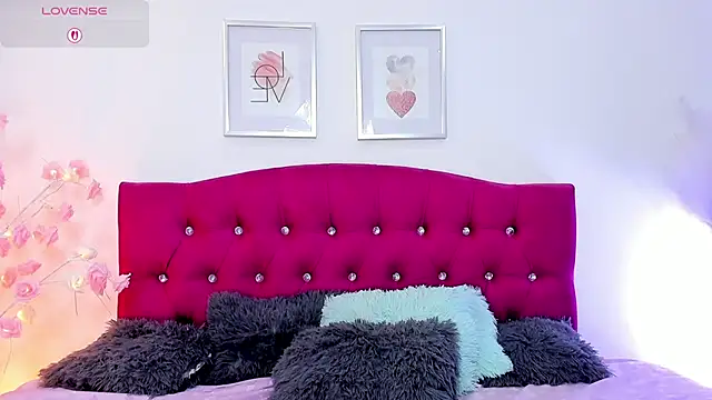 Snapshot of isis_nova chatting on 03-28-26, 05:18 isis nova online show from 03-28-26, 05:18