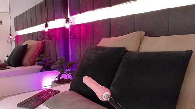 luna blannco online show from 01-09-26, 02:31