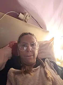 Snapshot of cari75 chatting on 07-05-26, 04:30 cari75 online show from 07-05-26, 04:30