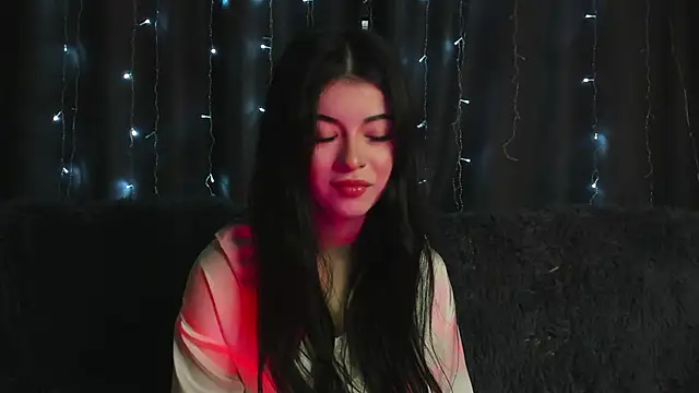LisaColee online show from 06-18-26, 05:39