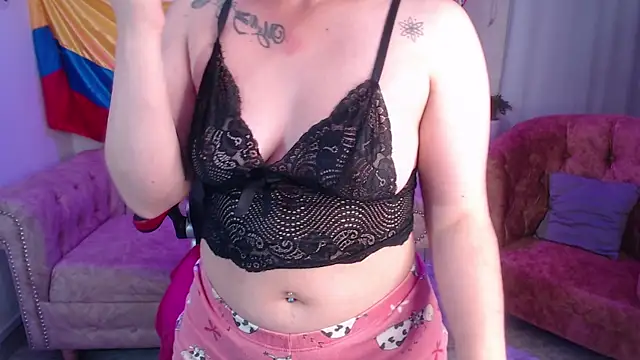 Snapshot of amanda_rousee chatting on 07-14-26, 10:21 amanda rousee online show from 07-14-26, 10:21