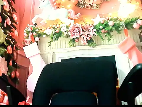 Snapshot of sofi_sexxt chatting on 12-15-25, 04:44 sofi sexxt online show from 12-15-25, 04:44