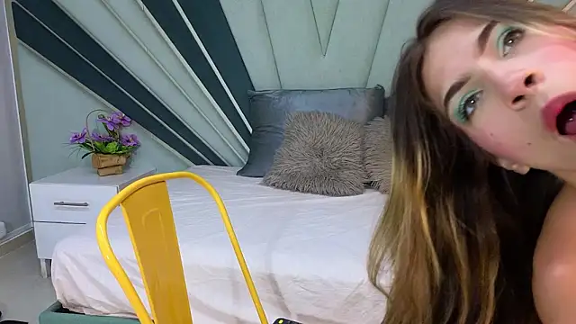 DulceeEsmeralda online show from 03-16-26, 02:32