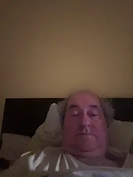 Snapshot of csikar chatting on 02-17-26, 10:38 csikar online show from 02-17-26, 10:38