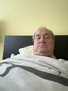 Snapshot of csikar chatting on 06-19-26, 04:50 csikar online show from 06-19-26, 04:50