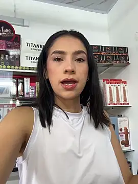 lunaluxury22 online show from 03-18-26, 01:47