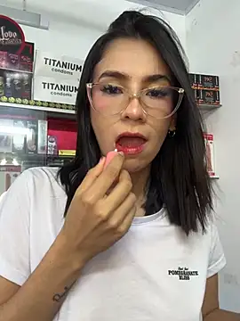 lunaluxury22 online show from 03-30-26, 01:45