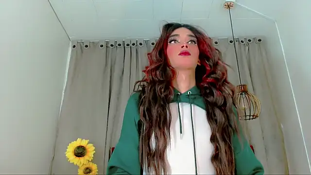 camila vasquez  online show from 12-16-25, 08:36