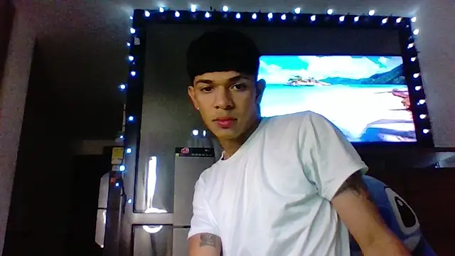 Snapshot of Glen_connor_11 chatting on 12-16-25, 01:27 Glen connor 11 online show from 12-16-25, 01:27