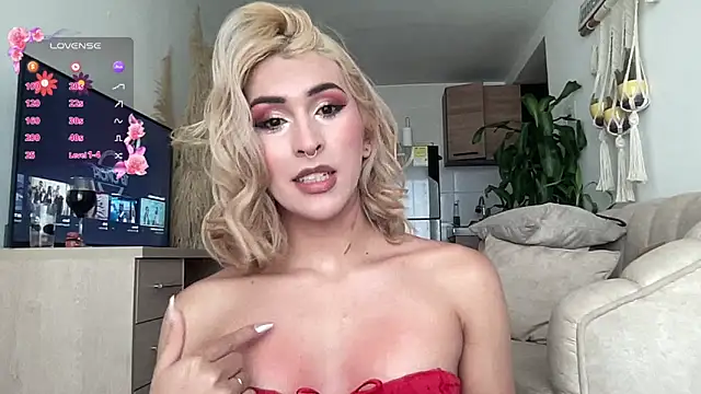 Snapshot of isa_fox_23 chatting on 06-26-26, 02:21 isa fox 23 online show from 06-26-26, 02:21