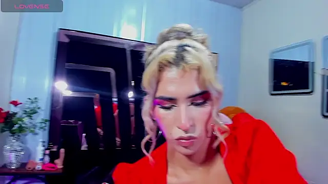 Snapshot of isa_fox_23 chatting on 07-18-26, 12:42 isa fox 23 online show from 07-18-26, 12:42