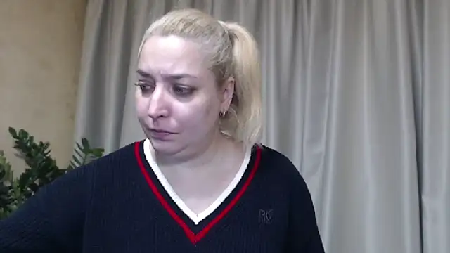 Snapshot of sweetpussy13 chatting on 11-30-25, 07:01 sweetpussy13 online show from 11-30-25, 07:01