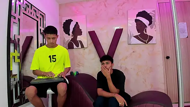 Snapshot of DIAMOND_BLACKS chatting on 12-15-25, 07:23 DIAMOND BLACKS online show from 12-15-25, 07:23