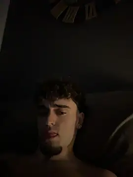 Snapshot of rich_papi chatting on 12-14-25, 03:34 rich papi online show from 12-14-25, 03:34