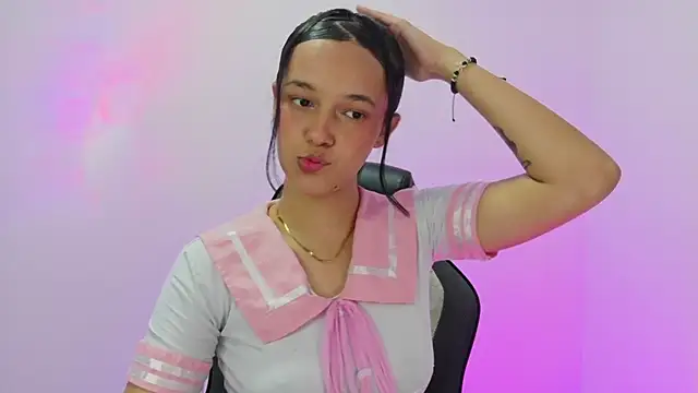 esme  online show from 12-17-25, 11:33