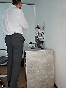 Lovebackground online show from 12-11-24, 11:08