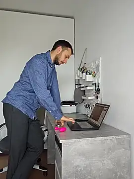 Lovebackground online show from 10-16-25, 06:36