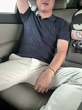 Snapshot of battman4488 chatting on 04-14-26, 07:58 battman4488 online show from 04-14-26, 07:58