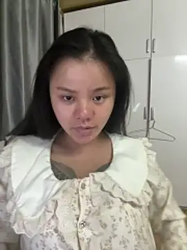 Snapshot of leo-kitty chatting on 05-22-26, 03:17 leo-kitty online show from 05-22-26, 03:17