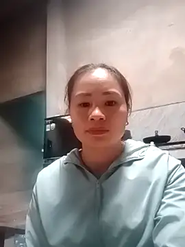 Snapshot of honey-kis chatting on 12-15-25, 05:01 honey-kis online show from 12-15-25, 05:01