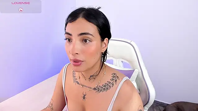 Snapshot of emmi_11 chatting on 07-07-26, 12:35 emmi 11 online show from 07-07-26, 12:35