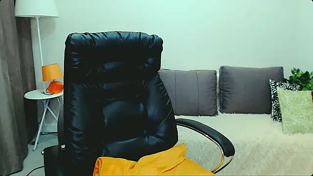 Hanna--Sweet online show from 03-21-26, 04:32