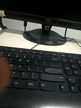 Snapshot of Mega3928 chatting on 12-17-25, 04:24 Mega3928 online show from 12-17-25, 04:24