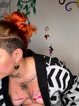 Snapshot of Oshun_Morton chatting on 01-08-26, 03:20 Oshun Morton online show from 01-08-26, 03:20