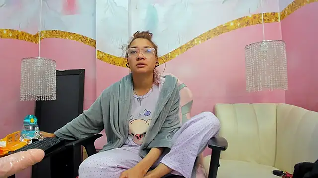 Snapshot of Jadde_Greyy_ chatting on 04-19-26, 12:04 Jadde Greyy online show from 04-19-26, 12:04
