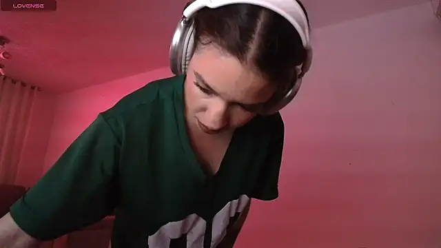 alina lee online show from 04-13-26, 01:55