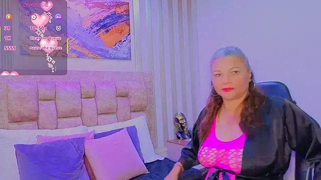 Snapshot of persefone_sky chatting on 02-20-26, 03:47 persefone sky online show from 02-20-26, 03:47