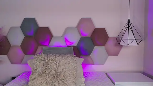 PaulinaSaint online show from 01-16-26, 06:56