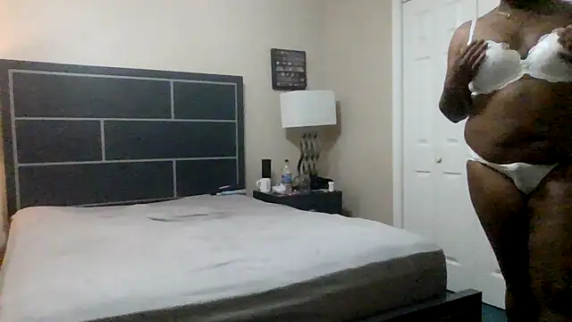 Snapshot of KeepMyAss chatting on 03-29-26, 12:43 KeepMyAss online show from 03-29-26, 12:43