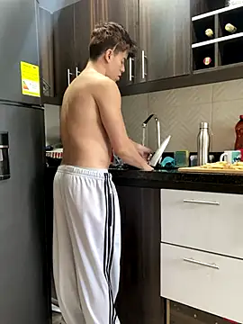 Snapshot of maxxcooper1 chatting on 12-15-25, 08:13 maxxcooper1 online show from 12-15-25, 08:13