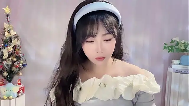 Snapshot of Pinkgirl520 chatting on 12-19-25, 07:15 Pinkgirl520 online show from 12-19-25, 07:15