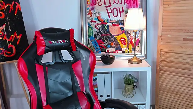 Snapshot of katymeaw chatting on 04-06-26, 01:25 katymeaw online show from 04-06-26, 01:25