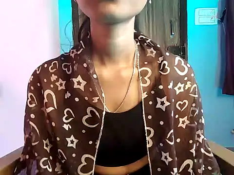 Snapshot of Maira_00 chatting on 12-17-25, 09:15 Maira 00 online show from 12-17-25, 09:15