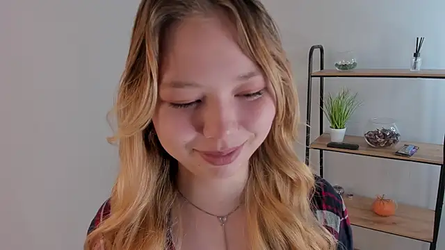 Kim Northav online show from 12-21-25, 02:24