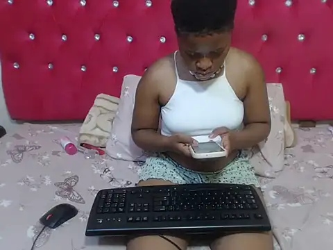 Snapshot of Barbie_Kay chatting on 12-15-25, 02:16 Barbie Kay online show from 12-15-25, 02:16