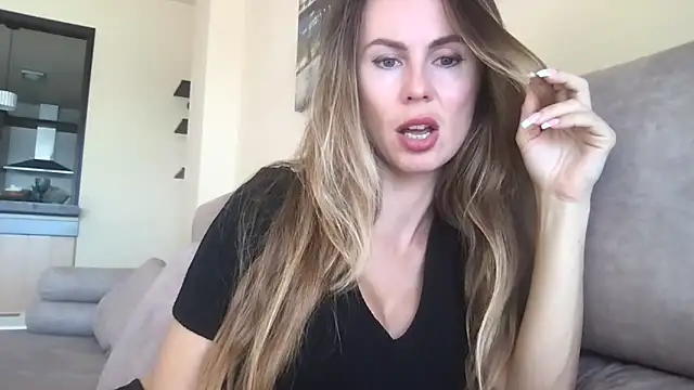 Snapshot of LeMilf chatting on 12-22-25, 11:40 LeMilf online show from 12-22-25, 11:40