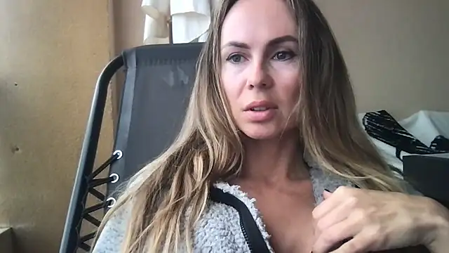 Snapshot of LeMilf chatting on 02-28-26, 07:53 LeMilf online show from 02-28-26, 07:53