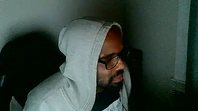 MrUnintentional online show from 12-21-25, 03:13