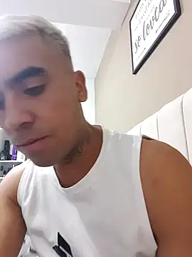 Arnoldmangus online show from 12-14-25, 01:11