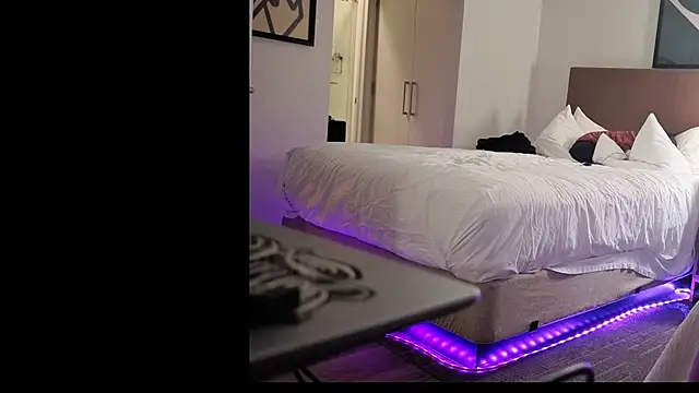 bluntbeautyxo online show from 12-16-25, 01:10