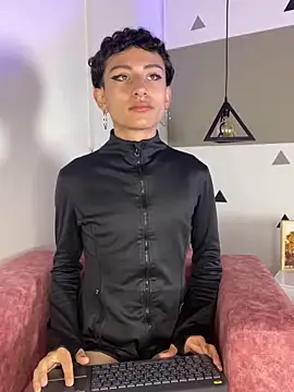 Snapshot of JiangShy666 chatting on 12-14-25, 01:05 JiangShy666 online show from 12-14-25, 01:05